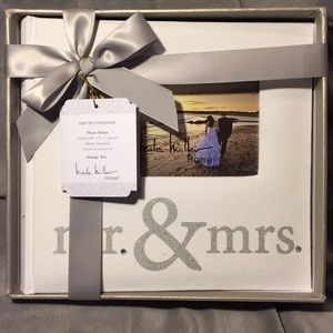 New and ready to be gifted!